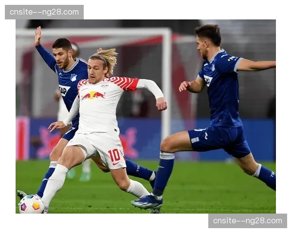 克拉马里奇十二球五粒点球 霍芬海姆前锋定位球威胁巨大